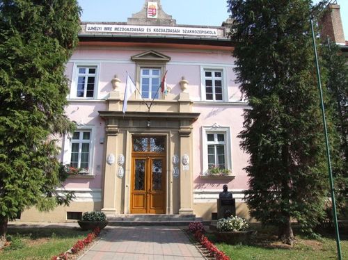 Borító kép a Déli ASzC Ujhelyi Imre Mezőgazdasági Technikum, Szakképző Iskola és Kollégium intézményről